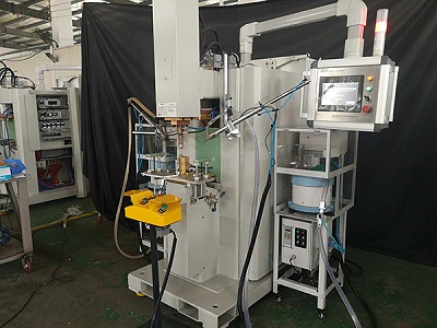 點焊機機器人適合小企業使用嗎？榮仕杰認為非常適合